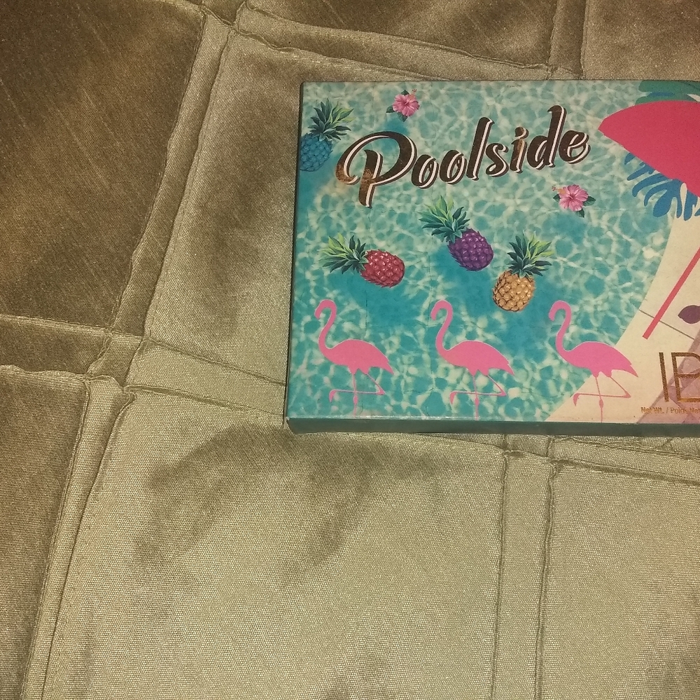 Poolside pallette